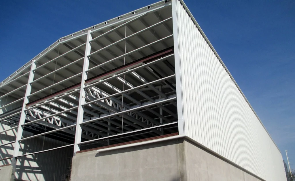 ¿Qué incluye el diseño estructural de una nave industrial?